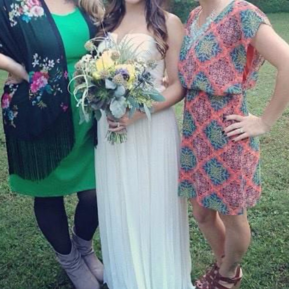 Dress - Picture 3 of 3